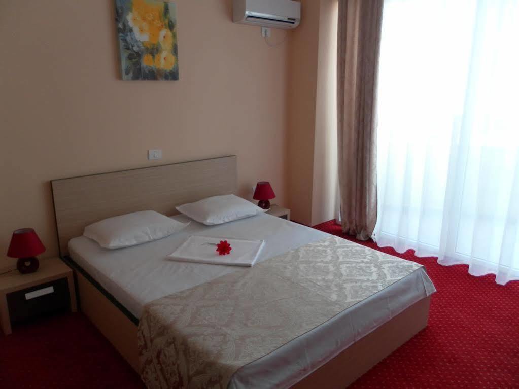 Hotel Romantic Mamaia Luaran gambar